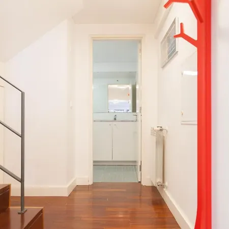 Flh Chiado Artsy Duplex شقة *
